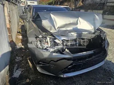 Photo 1 of 8: 2017 Lexus ES300h, VIN JTHBW1GG4H2164933 — Korean insurance auction
