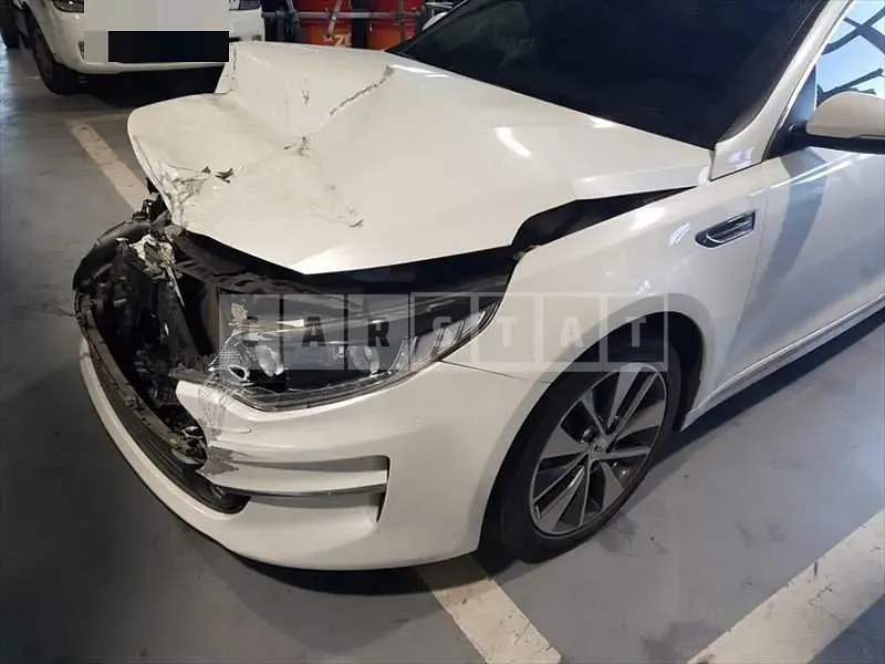 Photo 2 of 22: 2016 Kia K5 — Korean insurance auction