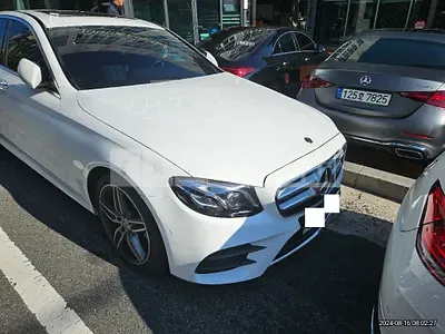 Photo 1 of 32: 2018 Mercedes-Benz E 300 — Korean insurance auction