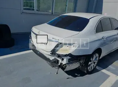 Photo 1 of 9: 2019 Mercedes-Benz E300 4Matic, VIN WDDZF4KB6KA553542 — Korean insurance auction