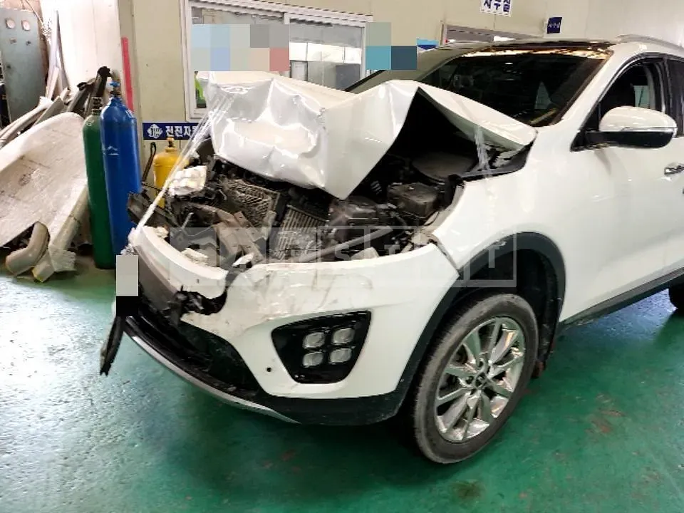 Photo 2 of 16: 2016 Kia Sorento 2.0, VIN KNAPH81ABHA279848 — Korean insurance auction