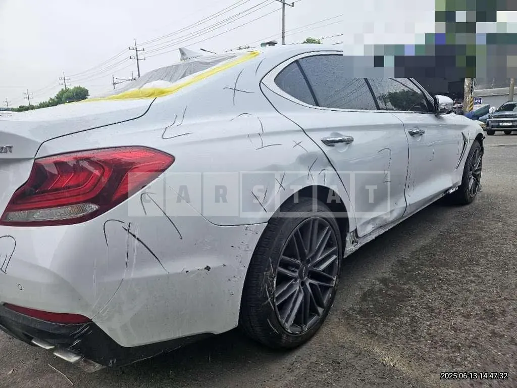 Photo 2 of 14: 2018 Genesis G70 — Korean insurance auction