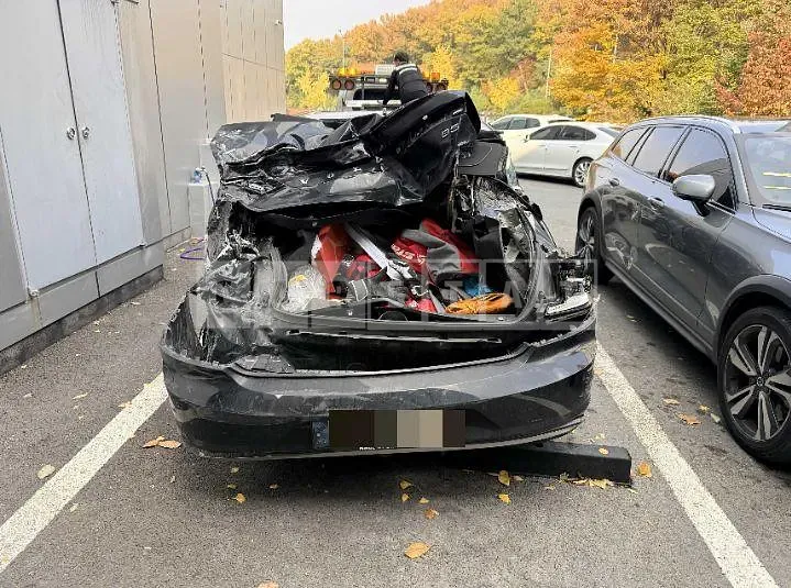 Photo 2 of 12: 2021 Volvo S90B5 — Korean insurance auction