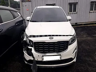 Photo 1 of 48: 2019 Kia Carnival, VIN KNHMF37ABKS592877 — Korean insurance auction