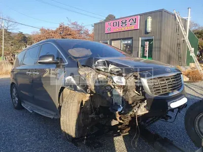 Photo 1 of 9: 2018 Kia Carnival, VIN KNAMC81ABJS369598 — Korean insurance auction