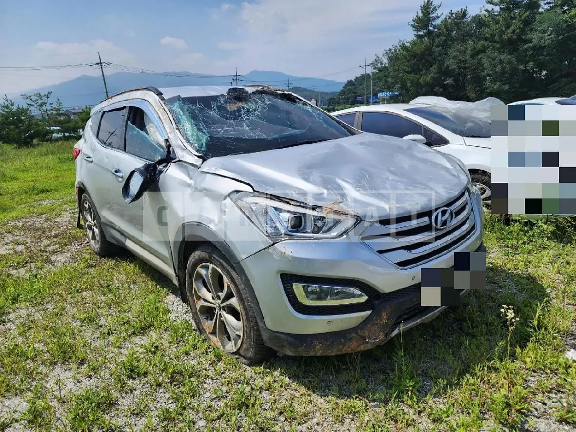 Photo 2 of 10: 2014 Hyundai Santa Fe DM 4WD — Korean insurance auction