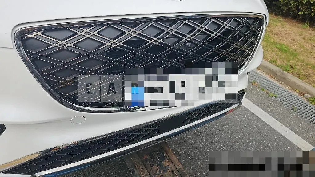 Photo 2 of 9: 2024 Genesis GV70 2.5 — Korean insurance auction