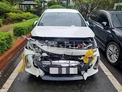 Photo 1 of 9: 2017 Toyota Prius Prime, VIN JTDKARFP8H3051996 — Korean insurance auction