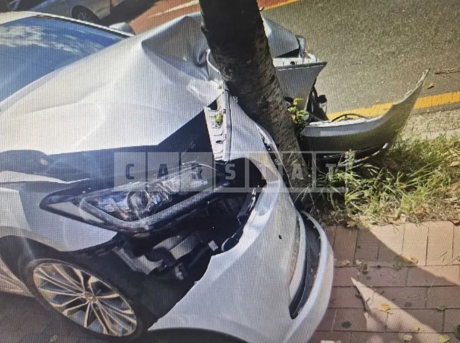 Photo 2 of 3: 2015 Genesis 3.3 — Korean insurance auction