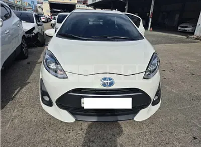 Photo 1 of 26: 2018 Toyota Prius C — Korean insurance auction