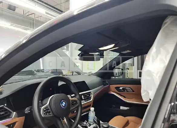 Photo 2 of 17: 2022 BMW 320e, VIN WBA11GK0XNFM71095 — Korean insurance auction