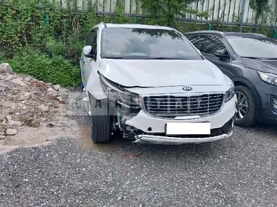 Photo 1 of 13: 2017 Kia Carnival, VIN KNAME81ABHS315281 — Korean insurance auction