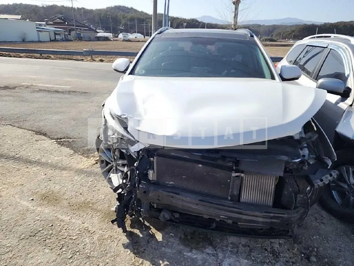 Photo 2 of 15: 2015 Hyundai Santa Fe 2.0 (4WD), VIN KMHSW81UDGU557702 — Korean insurance auction