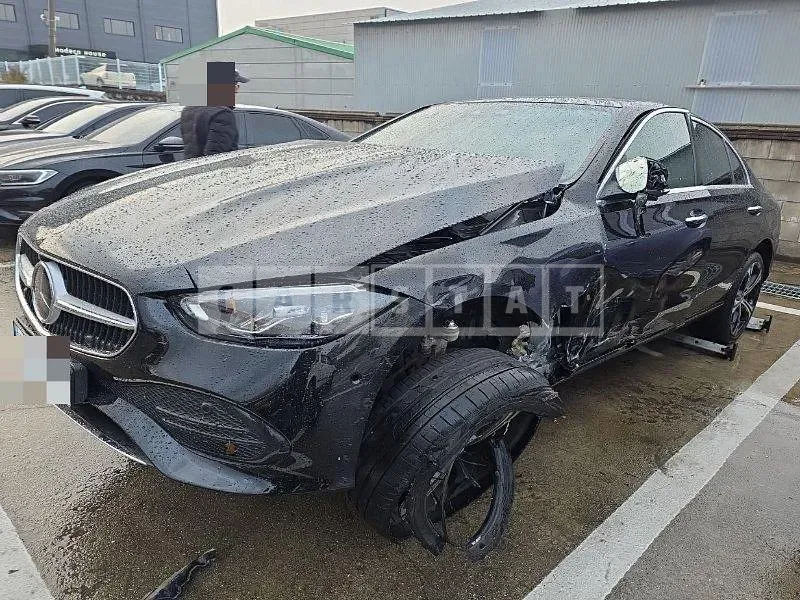Photo 2 of 21: 2023 Mercedes-Benz C300 4Matic — Korean insurance auction