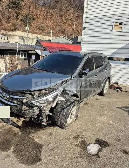 Photo 2 of 13: 2018 Hyundai Santa Fe DM — Korean insurance auction