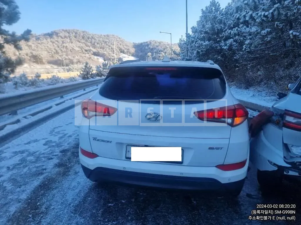 Photo 2 of 5: 2015 Hyundai Tucson, VIN KMHJ3815GGU026782 — Korean insurance auction