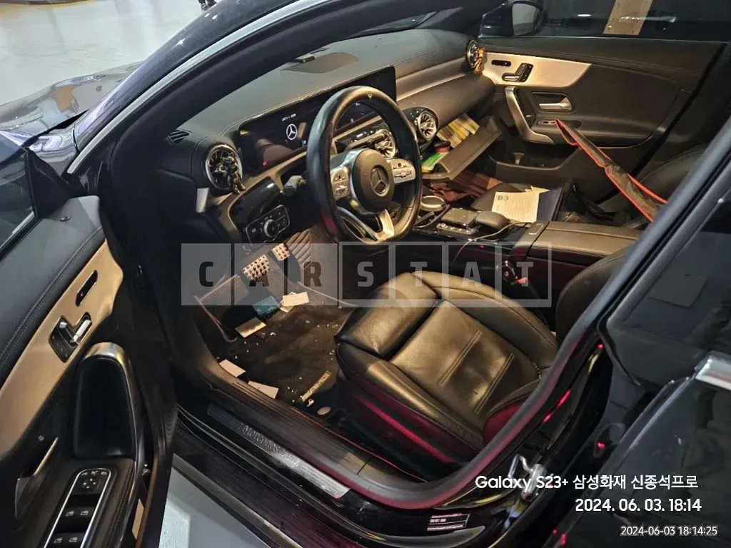 Photo 2 of 35: 2021 Mercedes-Benz CLA250 4Matic — Korean insurance auction