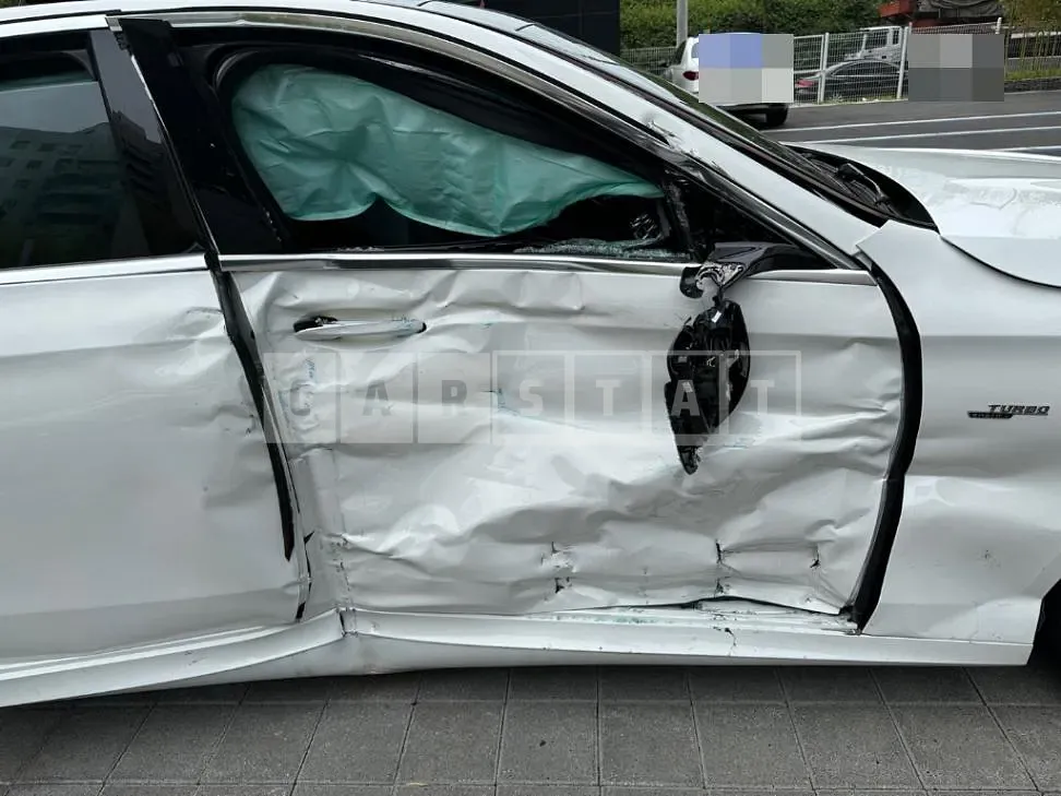 Photo 2 of 50: 2021 Mercedes-Benz AMG E53 4Matic +, VIN W1KZF6BBXMB000952 — Korean insurance auction