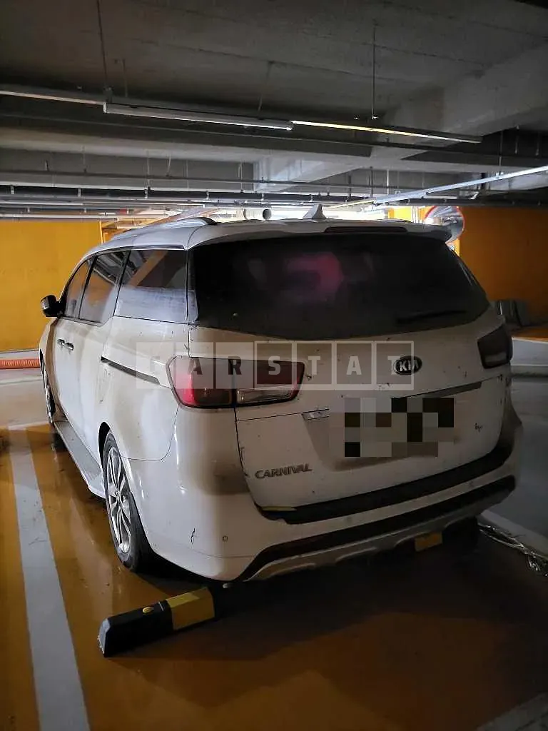 Photo 2 of 18: 2015 Kia Carnivals — Korean insurance auction