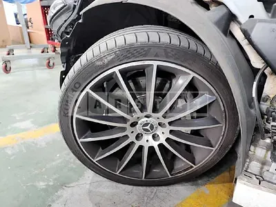 2018 (Parts) Mercedes-Benz CLS400 d headlamp and wheels