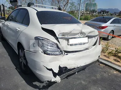 Photo 1 of 22: 2016 Mercedes-Benz C200 d, VIN W1KZF8GB6NB038815 — Korean insurance auction