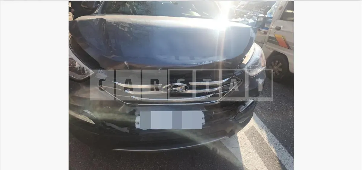 Photo 2 of 12: 2015 Hyundai Santa Fe DM — Korean insurance auction