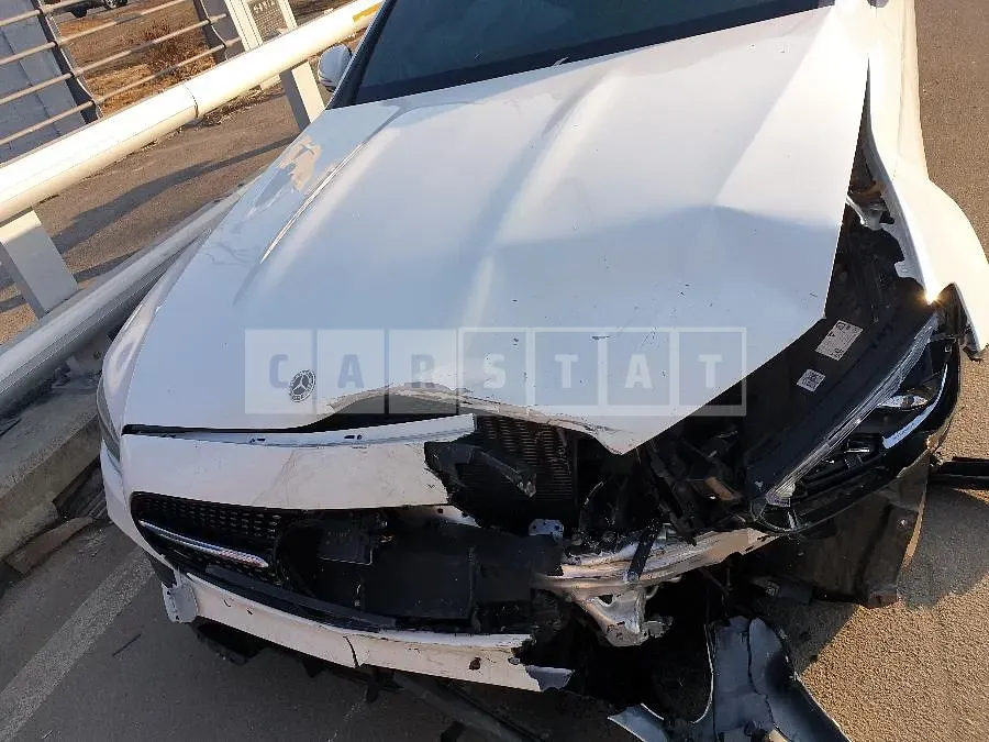 Photo 2 of 13: 2021 Mercedes-Benz E350 4Matic, VIN W1KZF8GB9MB000509 — Korean insurance auction