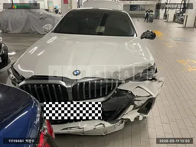 Photo 1 of 12: 2025 BMW 520i, VIN WBA21FJ06SCV22654 — Korean insurance auction