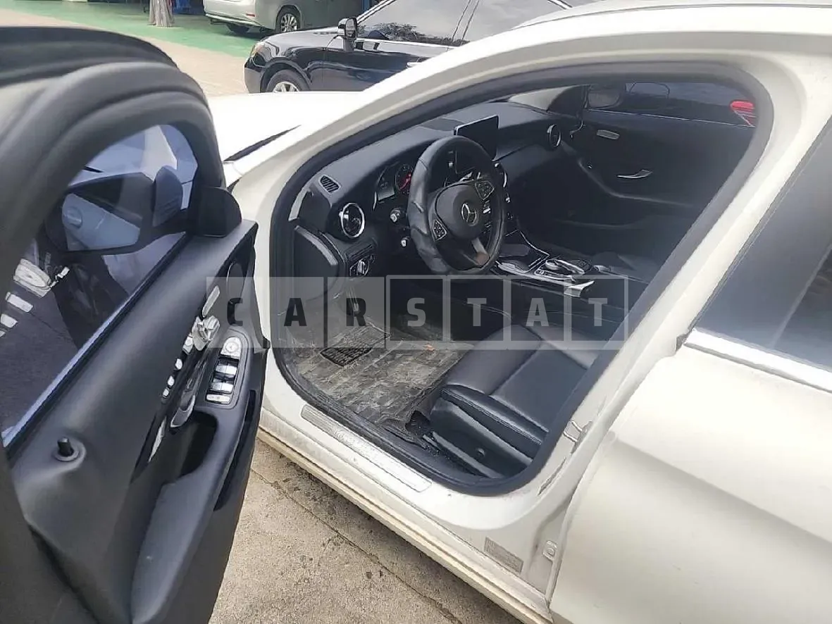 Photo 2 of 24: 2017 Mercedes-Benz C200, VIN WDDWF4CB1HF584713 — Korean insurance auction