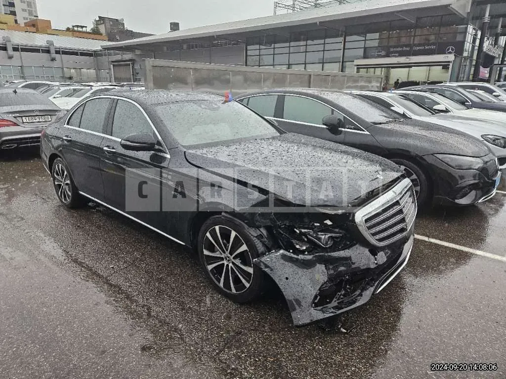 Photo 2 of 14: 2019 Mercedes-Benz E300 e — Korean insurance auction
