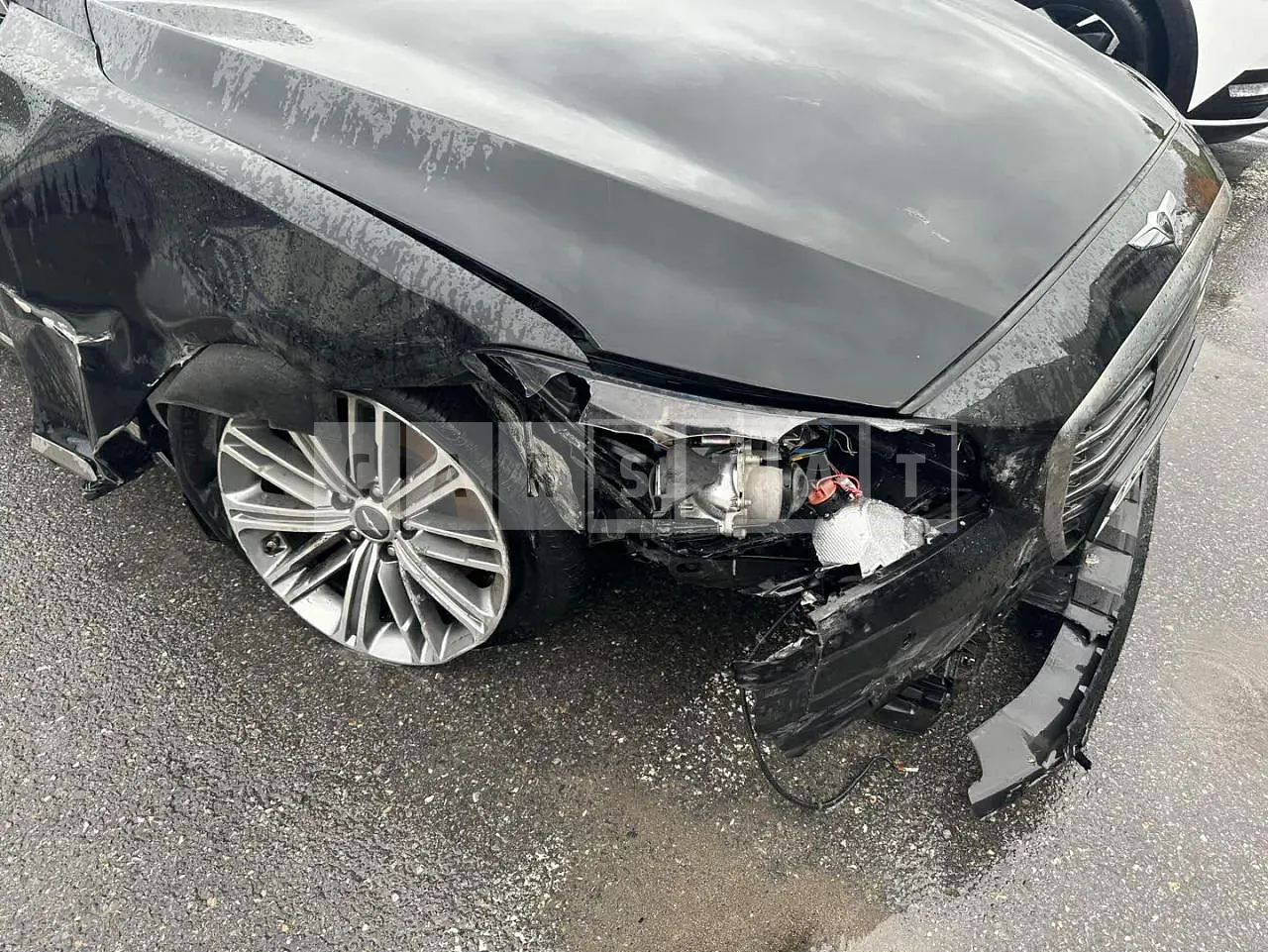 Photo 2 of 10: 2016 Hyundai Genesis G80, VIN KMHGL41DDHU195734 — Korean insurance auction