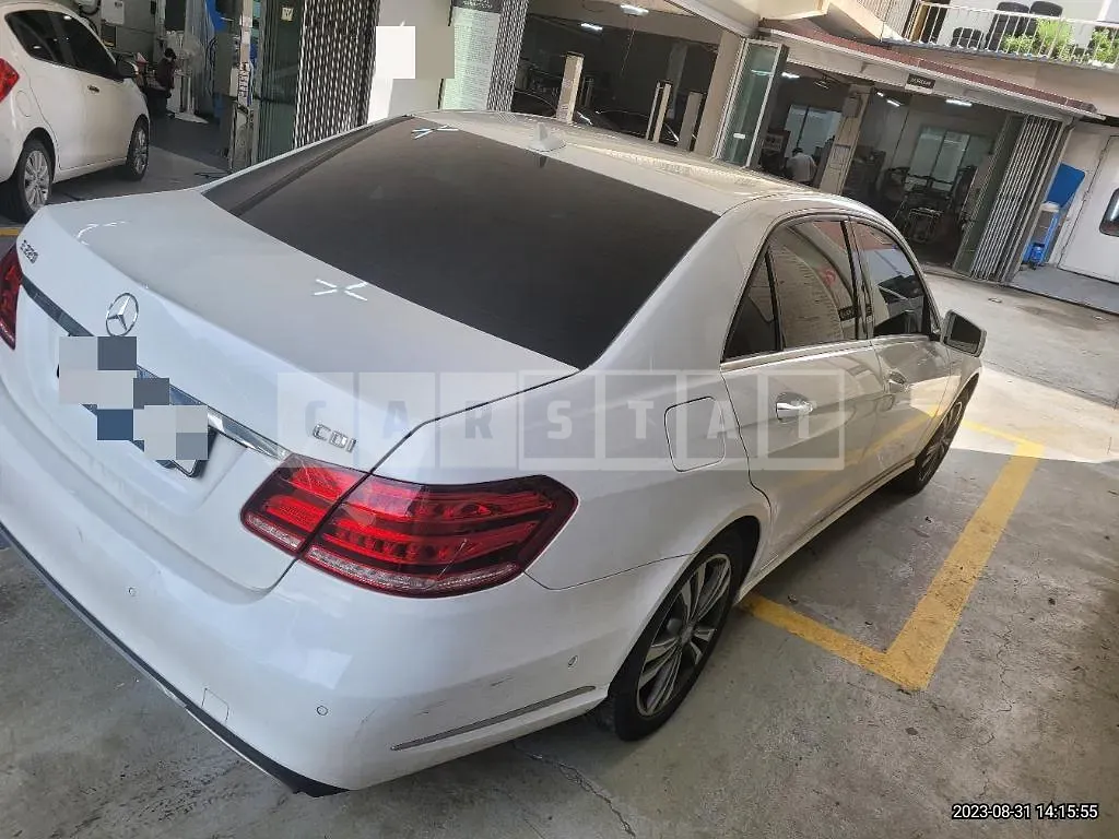 Photo 2 of 12: 2014 Mercedes-Benz E220 CDI — Korean insurance auction