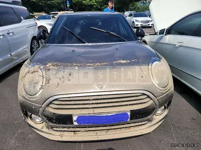 Photo 1 of 17: 2018 MINI Cooper Clubman, VIN WMWLN5105J2H03240 — Korean insurance auction