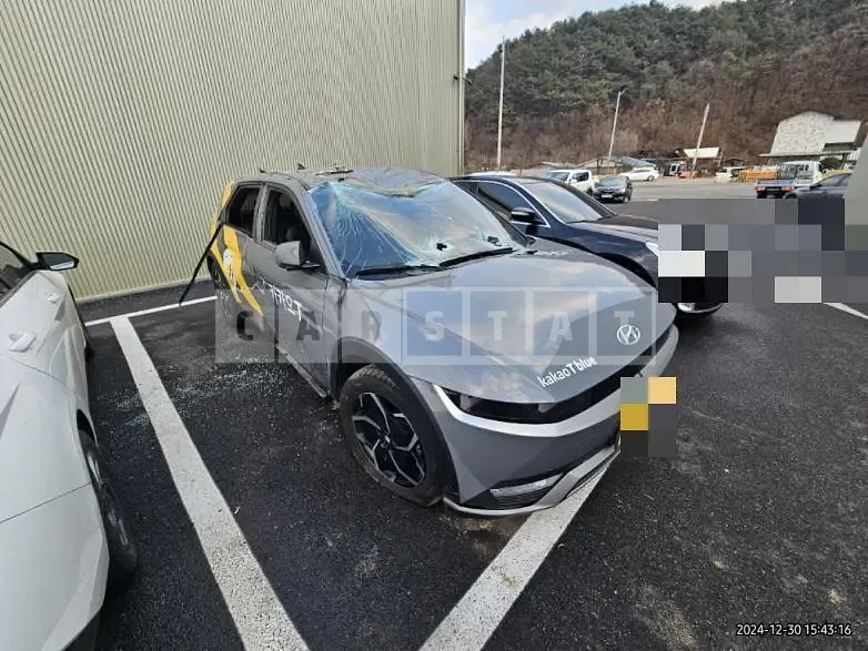 Photo 2 of 15: 2021 Hyundai IONIQ 5 Electric Car — Korean insurance auction