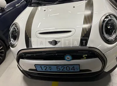 Photo 1 of 30: 2024 MINI Cooper Se — Korean insurance auction