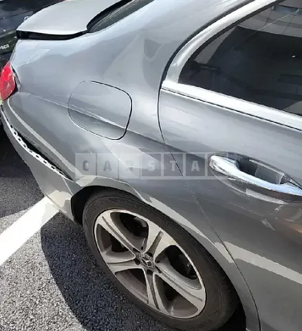 Photo 2 of 7: 2019 Mercedes-Benz E300, VIN WDDZF4JB2KA673792 — Korean insurance auction