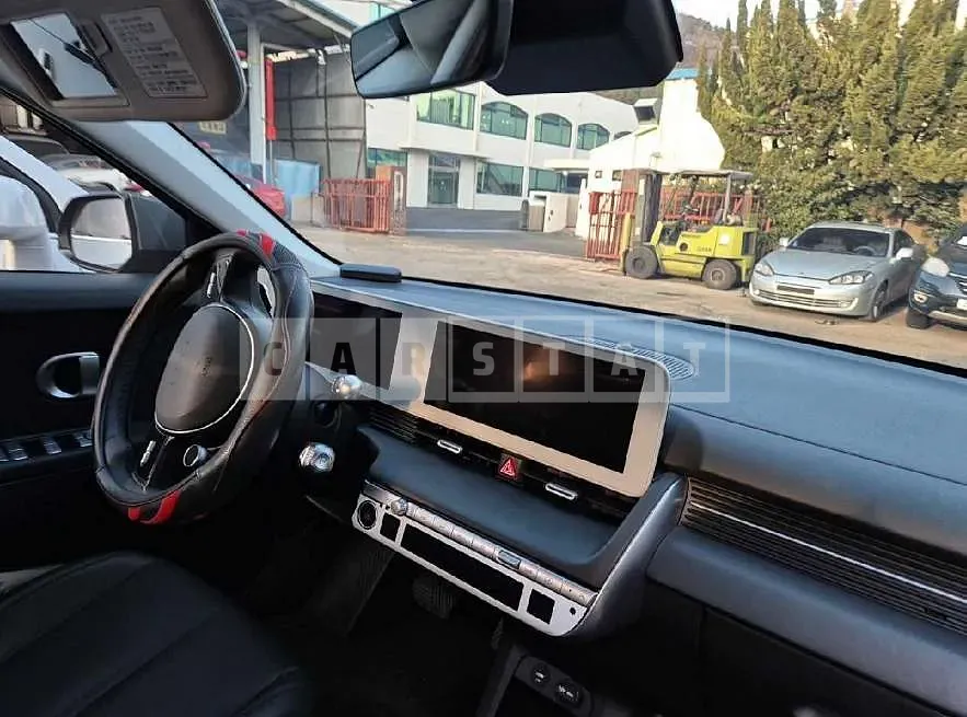 Photo 2 of 28: 2022 Hyundai IONIQ 5 — Korean insurance auction