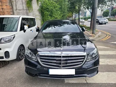Photo 1 of 16: 2020 Mercedes-Benz E 300 4Matic, VIN W1KZF4KB6LA857875 — Korean insurance auction