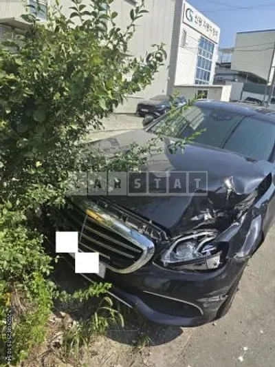 Photo 1 of 11: 2017 Mercedes-Benz E300 4Matic — Korean insurance auction