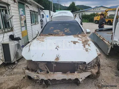 Photo 1 of 7: 2019 Mercedes-Benz E300 4Matic, VIN WDDZF4KB2KA668901 — Korean insurance auction