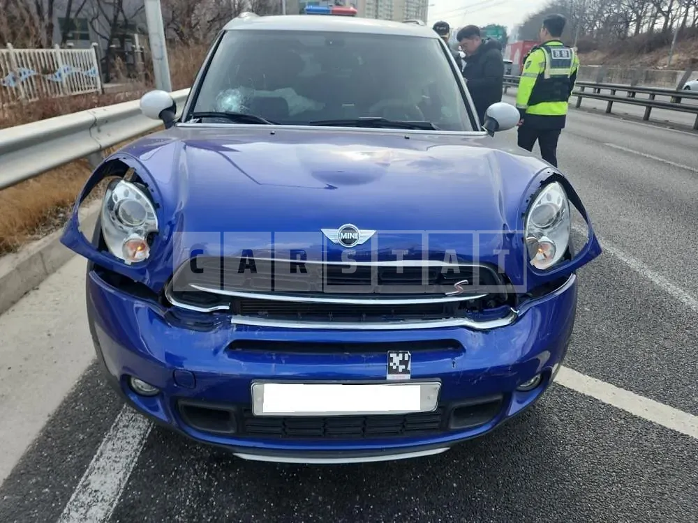Photo 2 of 37: 2015 MINI Cooper SD Countryman ALL4, VIN WMWZD7108FWT26652 — Korean insurance auction