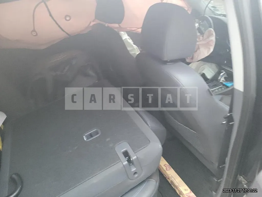 Photo 2 of 41: 2017 Hyundai IONIQ Hybrid, VIN KMHC951DGHU027105 — Korean insurance auction