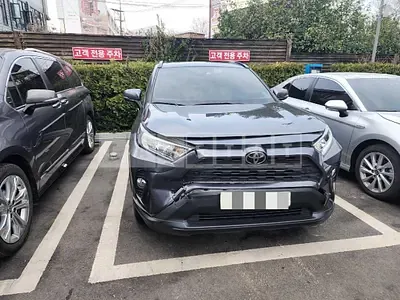 Photo 1 of 7: 2019 Toyota RAV4 — Korean insurance auction