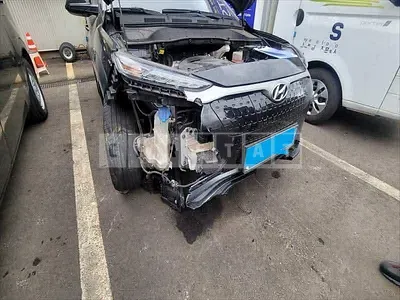 Photo 1 of 43: 2018 Hyundai Kona Electric, VIN KMHK281GFKU014843 — Korean insurance auction