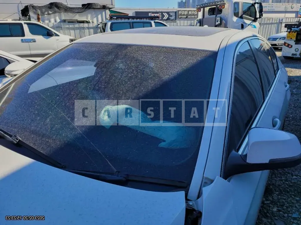 Photo 2 of 9: 2015 BMW 520d, VIN WBA5E5107FG057263 — Korean insurance auction