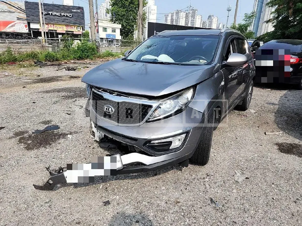 Photo 2 of 10: 2015 Kia Sportage — Korean insurance auction