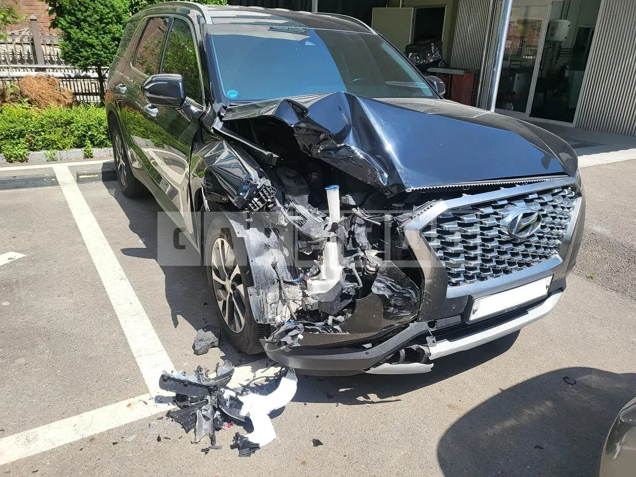 Photo 2 of 23: 2019 Hyundai Palisade, VIN KMHR281ABKU046656 — Korean insurance auction