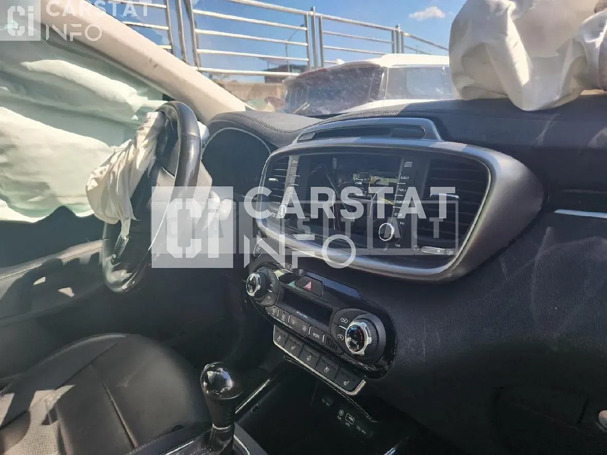 Photo 2 of 17: 2015 Kia Sorento, VIN KNAPH81BDFA076140 — Korean insurance auction