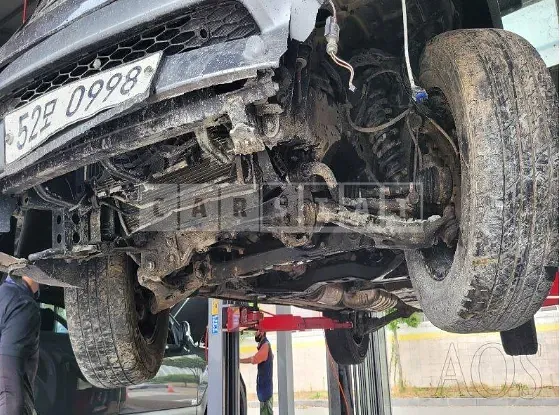 Photo 2 of 22: 2017 Kia Mojave, VIN KNAKN814DHA150334 — Korean insurance auction