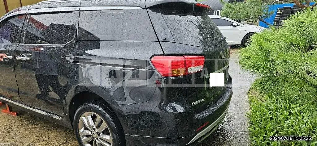Photo 2 of 21: 2017 Kia Carnival Limousine — Korean insurance auction